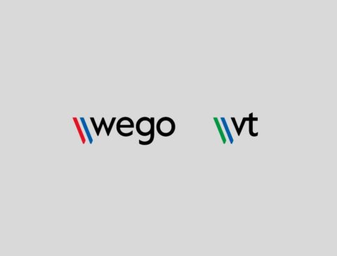 Zwei minimalistische Logos auf hellgrauem Hintergrund: Das eine zeigt den Schriftzug „wego“ mit roten und blauen Schrägstrichen, das andere den Schriftzug „vt“ mit blauen und grünen Schrägstrichen. Beide verwenden eine moderne serifenlose Schrift, die den Innovationsgeist der Wego Systembaustoffe GmbH bei der Vorantreibung der digitalen Transformation im B2B-Vertrieb widerspiegelt.
